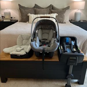 Nuna Pipa Lite LX Infant Car Seat & Base in Graphite
